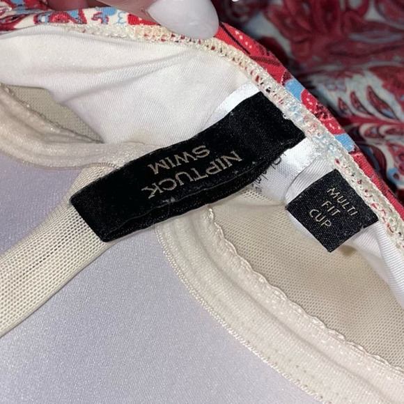 Nip Tuck swim suite one piece multiple cup fit ruched side slimming  SZ 6 - Picture 8 of 8